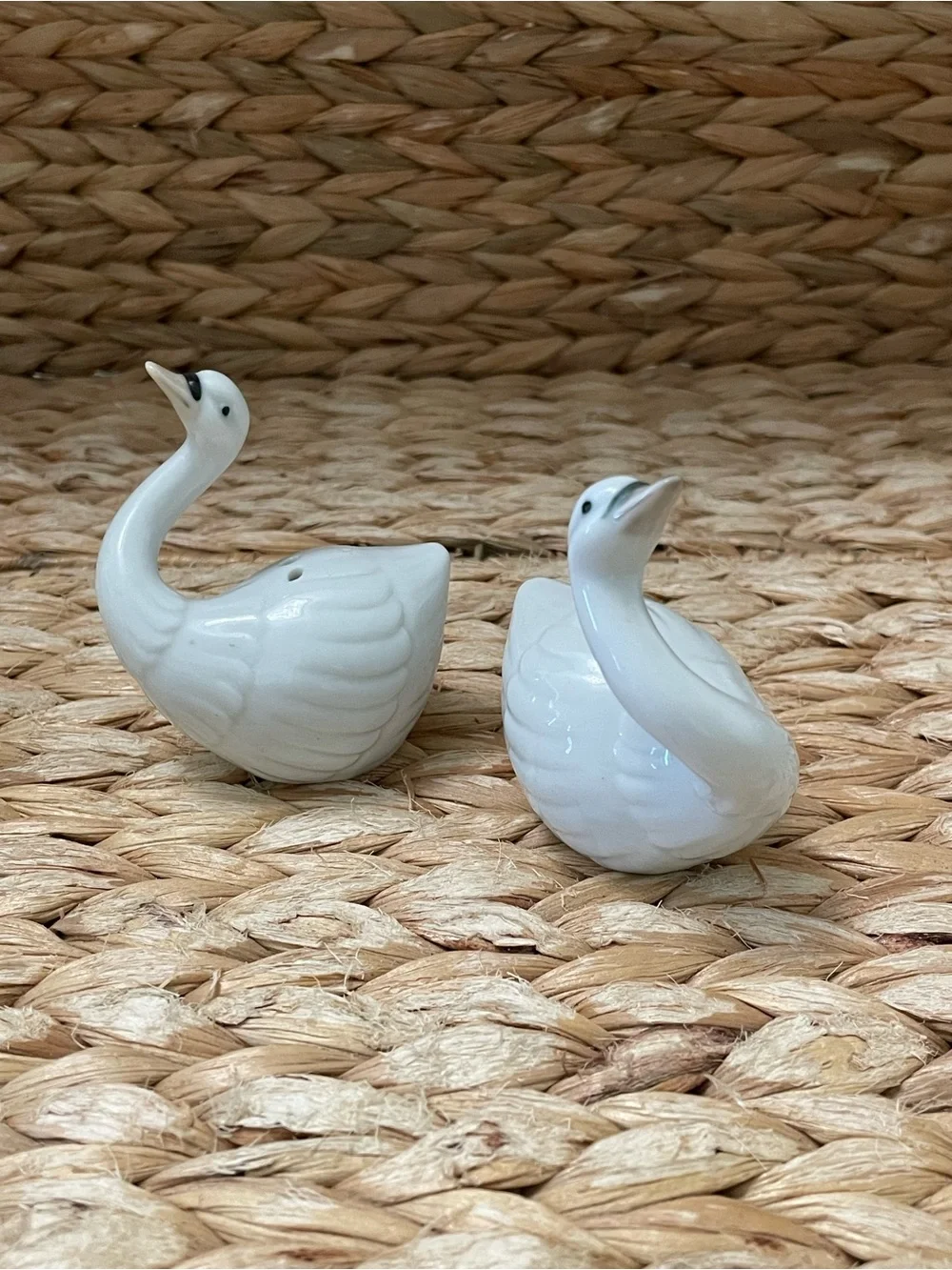 Vintage Norcrest White Ceramic Salt and Pepper‎ Swans Made in Korea 3”